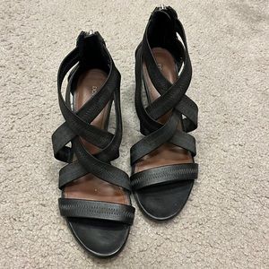 Donald splinter black strappy wedges - Sz 7